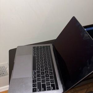 2019 Apple MacBook Air Silver Slim Design with Backlit Keyboard